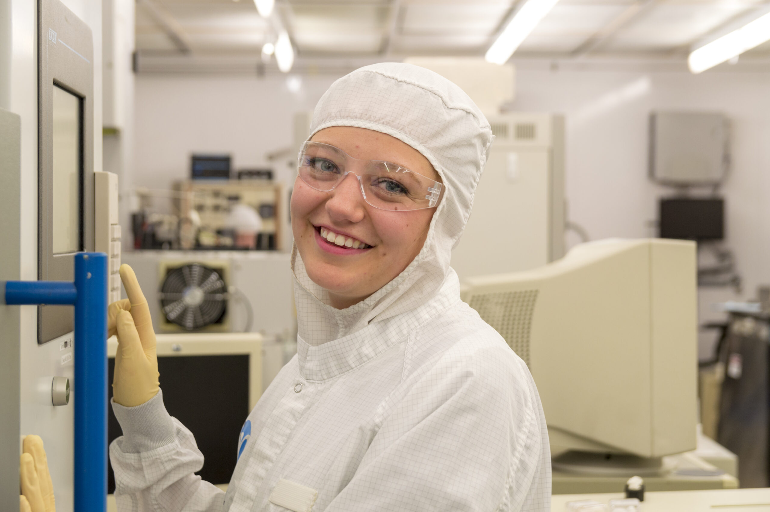 Silicon Valley cleanroom worker happy to provide cleanroom support in Materials Engineering facility.